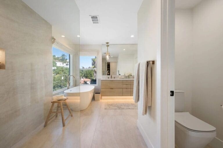 Bathroom renovation by Hallmark Projects, Vancouver
