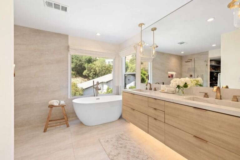 Bathroom renovation by Hallmark Projects, Vancouver